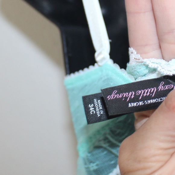 Victoria’s Secret sexy little things 34C - Picture 9 of 15